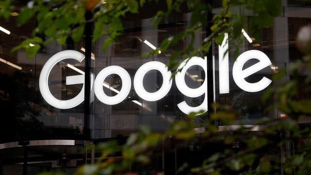 Der Umsatz der Google-Konzernmutter Alphabet stieg im Jahresvergleich um 62 Prozent. Der Umsatz der Google-Konzernmutter Alphabet stieg im Jahresvergleich um 62 Prozent.