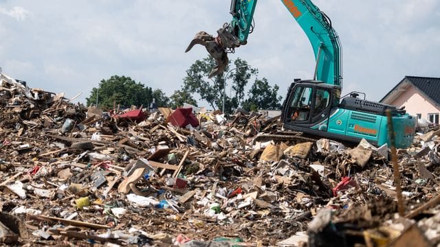 Nach dem Unwetter in Nordrhein-Westfalen Nach dem Unwetter in Nordrhein-Westfalen