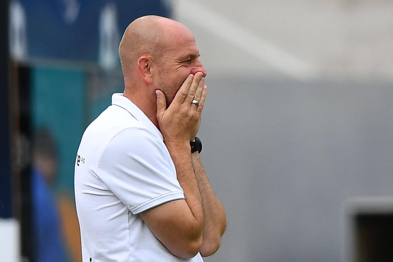 Sorgenfalten beim Darmstadt-Trainer: Torsten Lieberknecht.