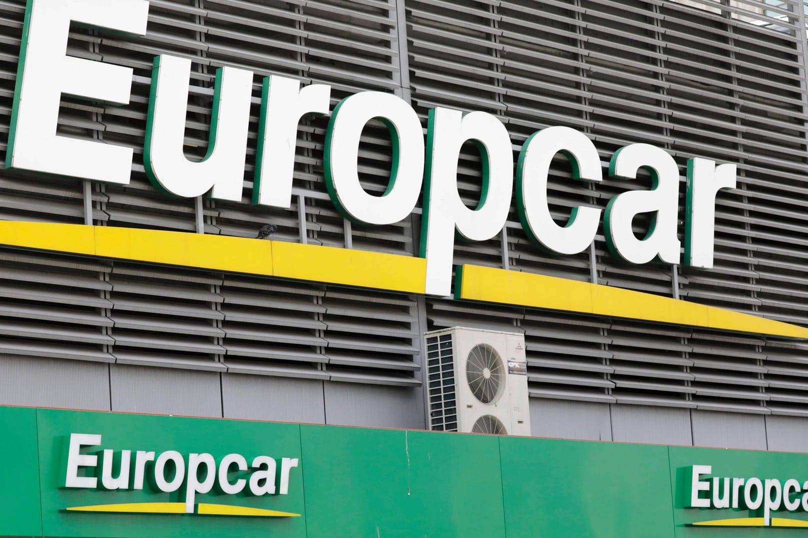 Logo an einer Europcar-Filiale (Symbolbild): Der Autovermieter wird vom Volkswagen-Konzern geschluckt. Logo an einer Europcar-Filiale (Symbolbild): Der Autovermieter wird vom Volkswagen-Konzern geschluckt.