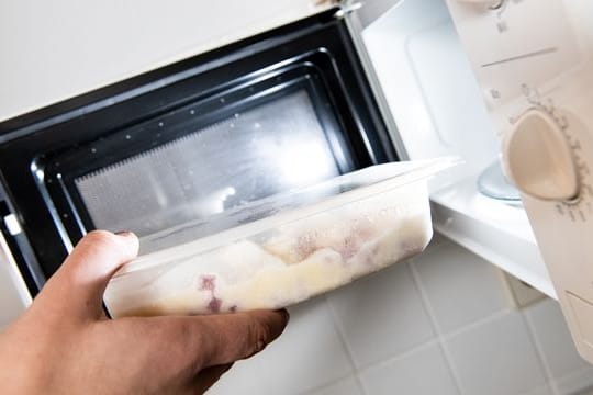 Es gibt Lebensmittel, die gehören nicht in die Mikrowelle.