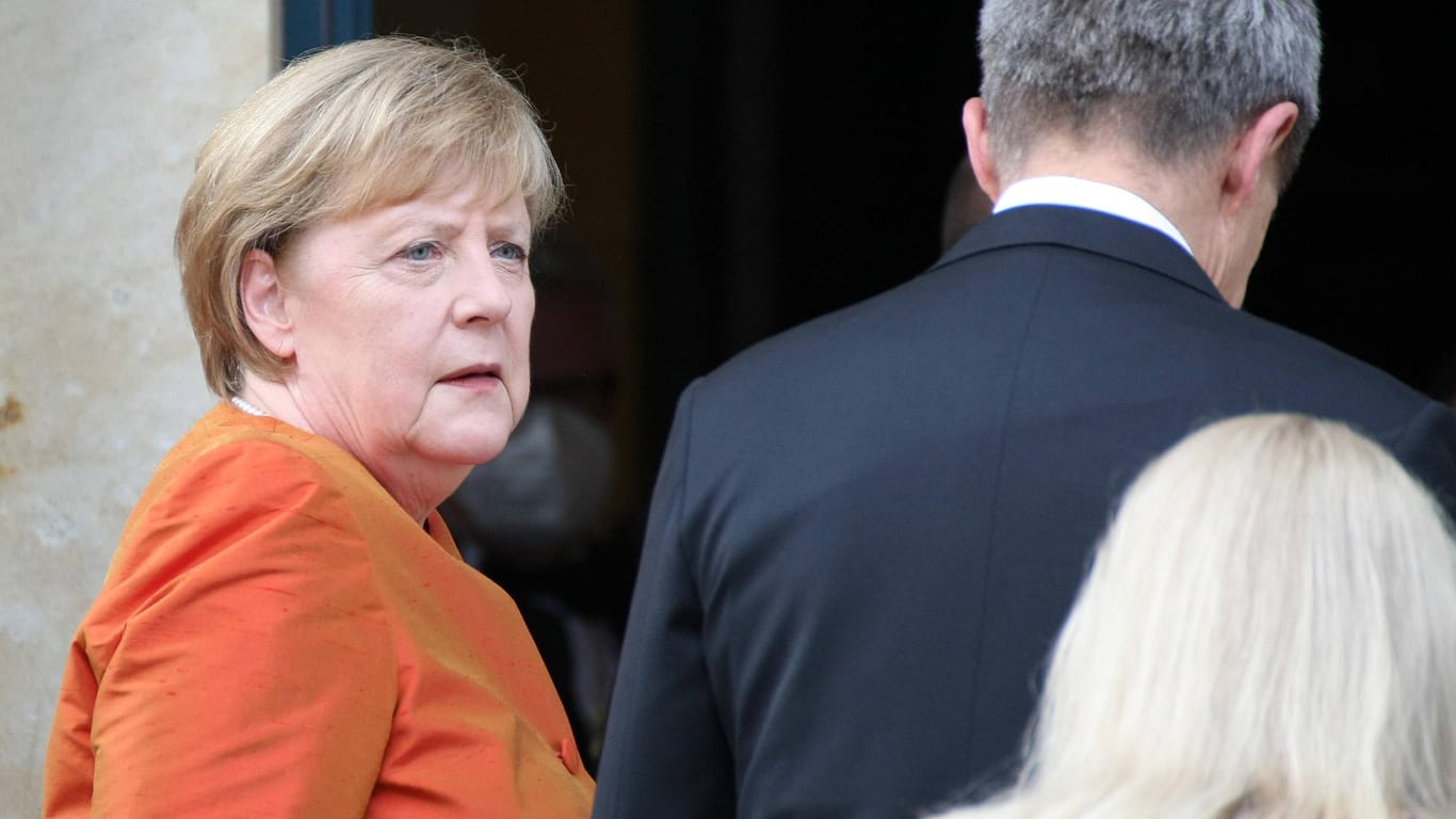 Bundeskanzlerin Angela Merkel, hier mit ihrem Ehemann Joachim Sauer bei den Bayreuther Festspielen.