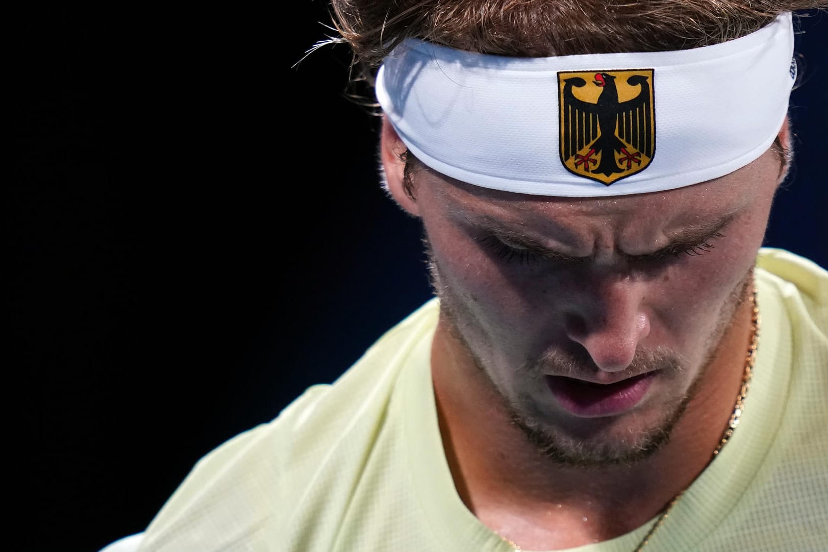 Alexander Zverev: Der Deutsche spielte im Viertelfinale gegen Jeremy Chardy mit dem Bundesadler auf der Stirn.