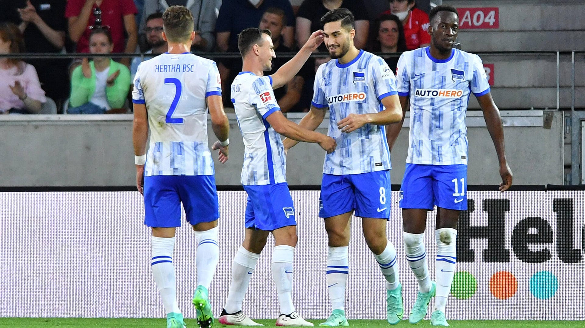 Testspiel-Erfolg: Hertha jubelt über den Sieg gegen den FC Liverpool. Testspiel-Erfolg: Hertha jubelt über den Sieg gegen den FC Liverpool.