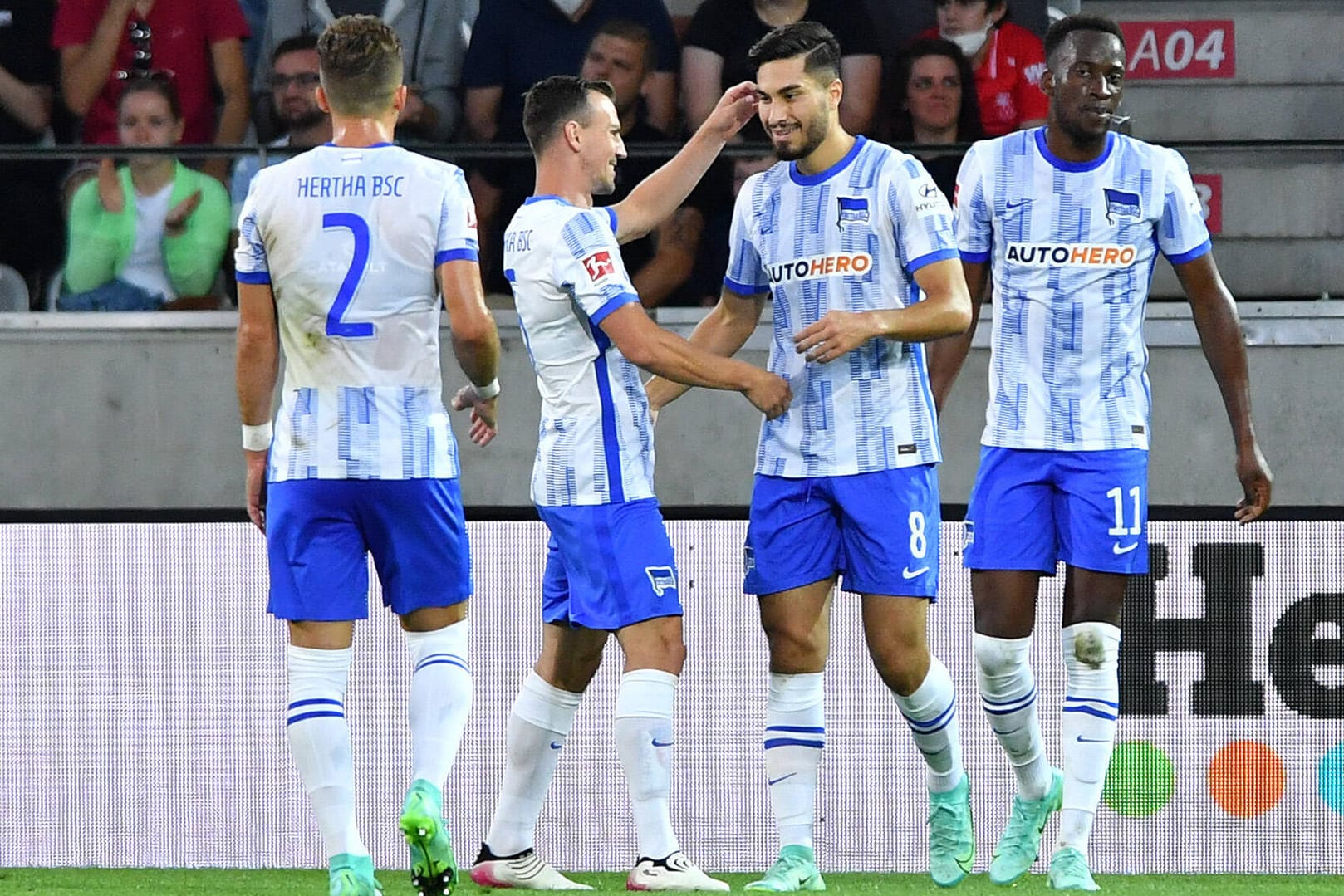 Testspiel-Erfolg: Hertha jubelt über den Sieg gegen den FC Liverpool.