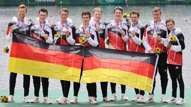 Der Deutschland-Achter hat in Tokio Olympia-Silber geholt.