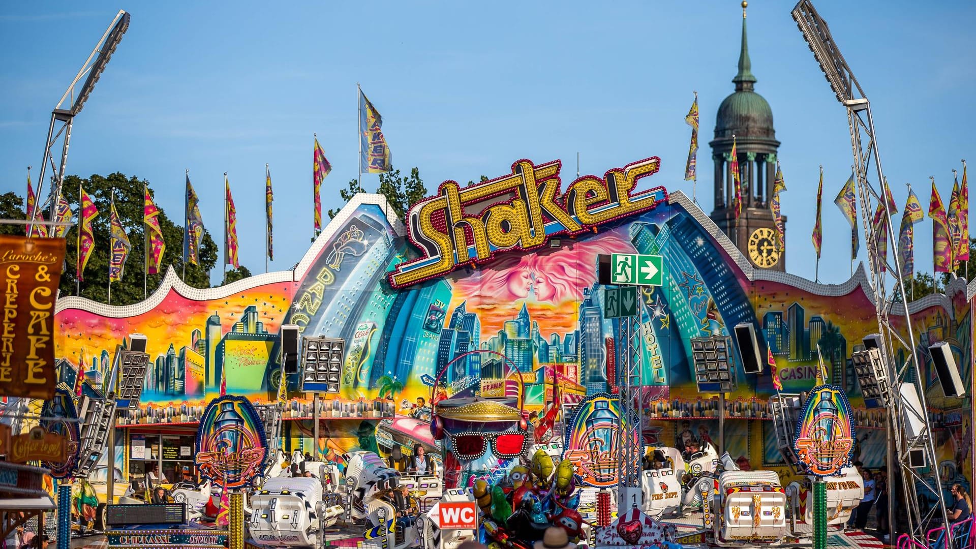 Fahrgeschäfte auf dem Hamburger Sommerdom (Archivbild): Das Fest findet zum ersten Mal seit eineinhalb Jahren wieder statt. Fahrgeschäfte auf dem Hamburger Sommerdom (Archivbild): Das Fest findet zum ersten Mal seit eineinhalb Jahren wieder statt.