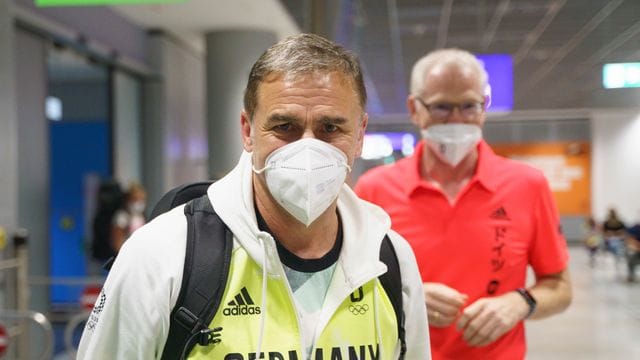 DFB-Auswahltrainer Stefan Kuntz konnte nur 18 Spieler mit nach Tokio nehmen. DFB-Auswahltrainer Stefan Kuntz konnte nur 18 Spieler mit nach Tokio nehmen.