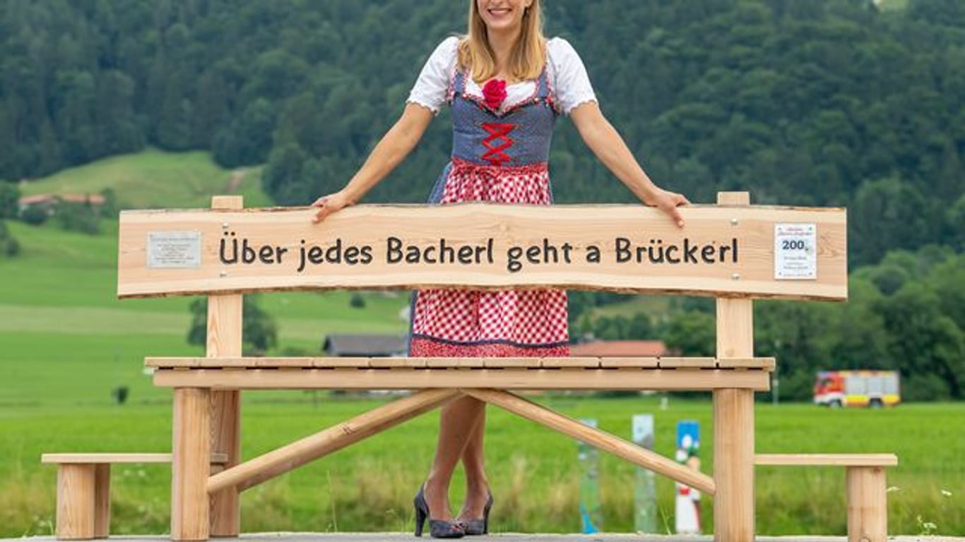 Mit ihrem Lied "Über jedes Bacherl geht a Brückerl" hat Stefanie Hertel 1992 den Grand Prix der Volksmusik gewonnen.