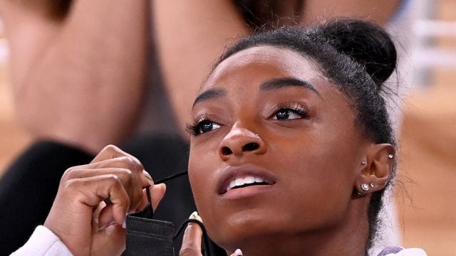 US-Superstar Simone Biles verzichtet in Tokio auch auf die Finals im Sprung und am Stufenbarren. US-Superstar Simone Biles verzichtet in Tokio auch auf die Finals im Sprung und am Stufenbarren.