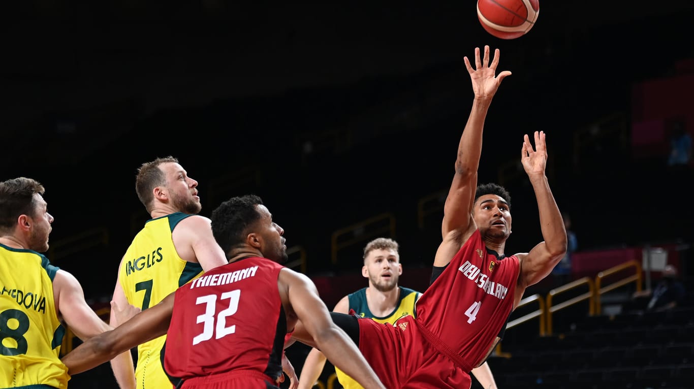 Heißes Duell in der Saitama Super Arena: Das deutsche Team um Maodo Lo (r.) verlor gegen Australien.