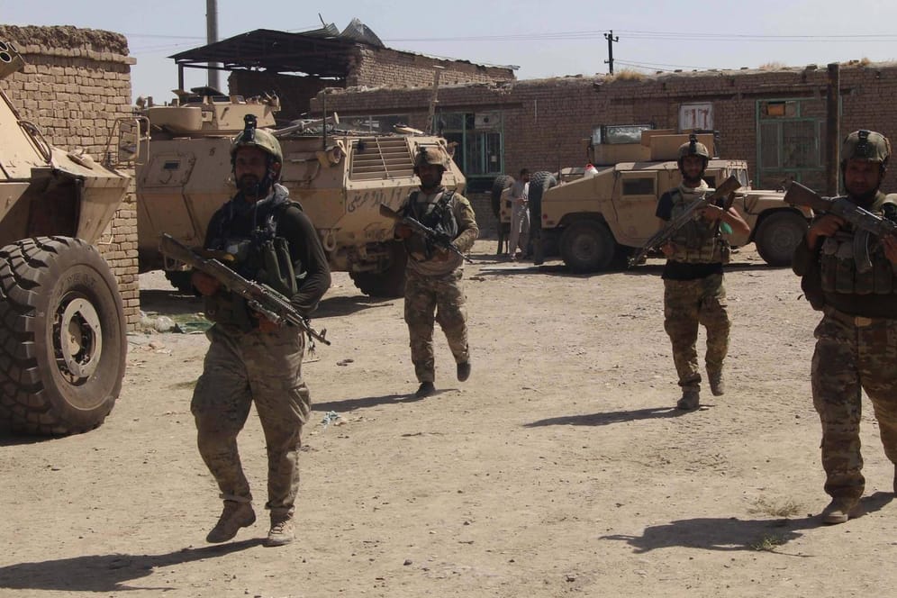 Militär im Einsatz gegen die Taliban bei Kundus: Die afghanische Regierung bittet darum, wegen der angespannten Lage auf Abschiebungen vorerst zu verzichten.