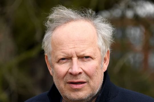 Axel Milberg im letzten Jahr bei "Tatort"-Dreharbeiten.