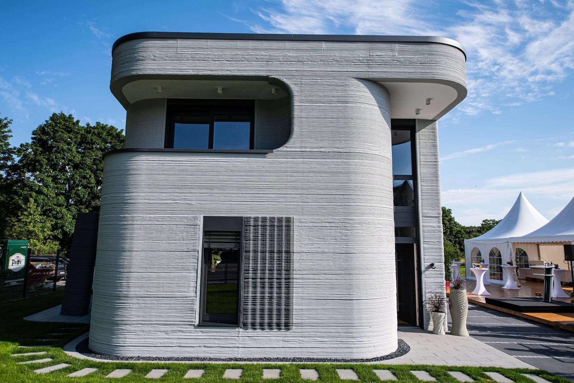 Einweihungsfeier Wohnhaus aus dem 3D-Drucker
