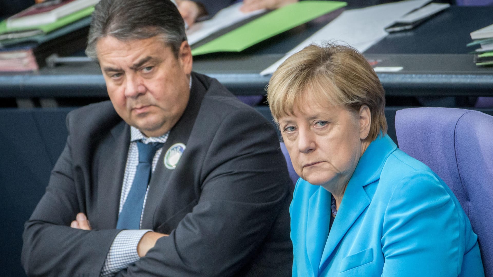 Schwieriger Zeiten für die Chefs von SPD und CDU, Sigmar Gabriel und Angela Merkel.