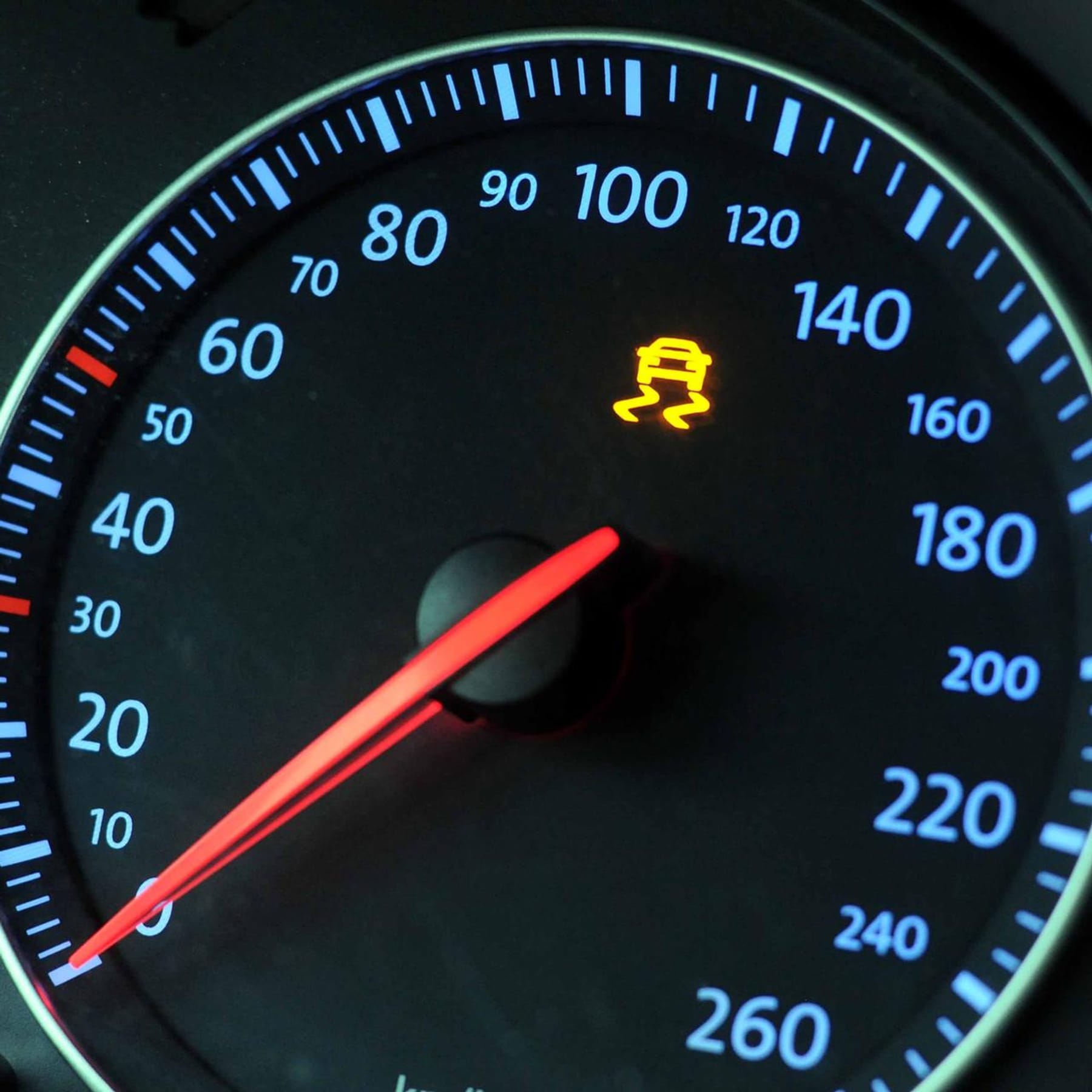 Kontrollleuchten und Warnsignale im Auto: Wenn es plötzlich blinkt und  leuchtet