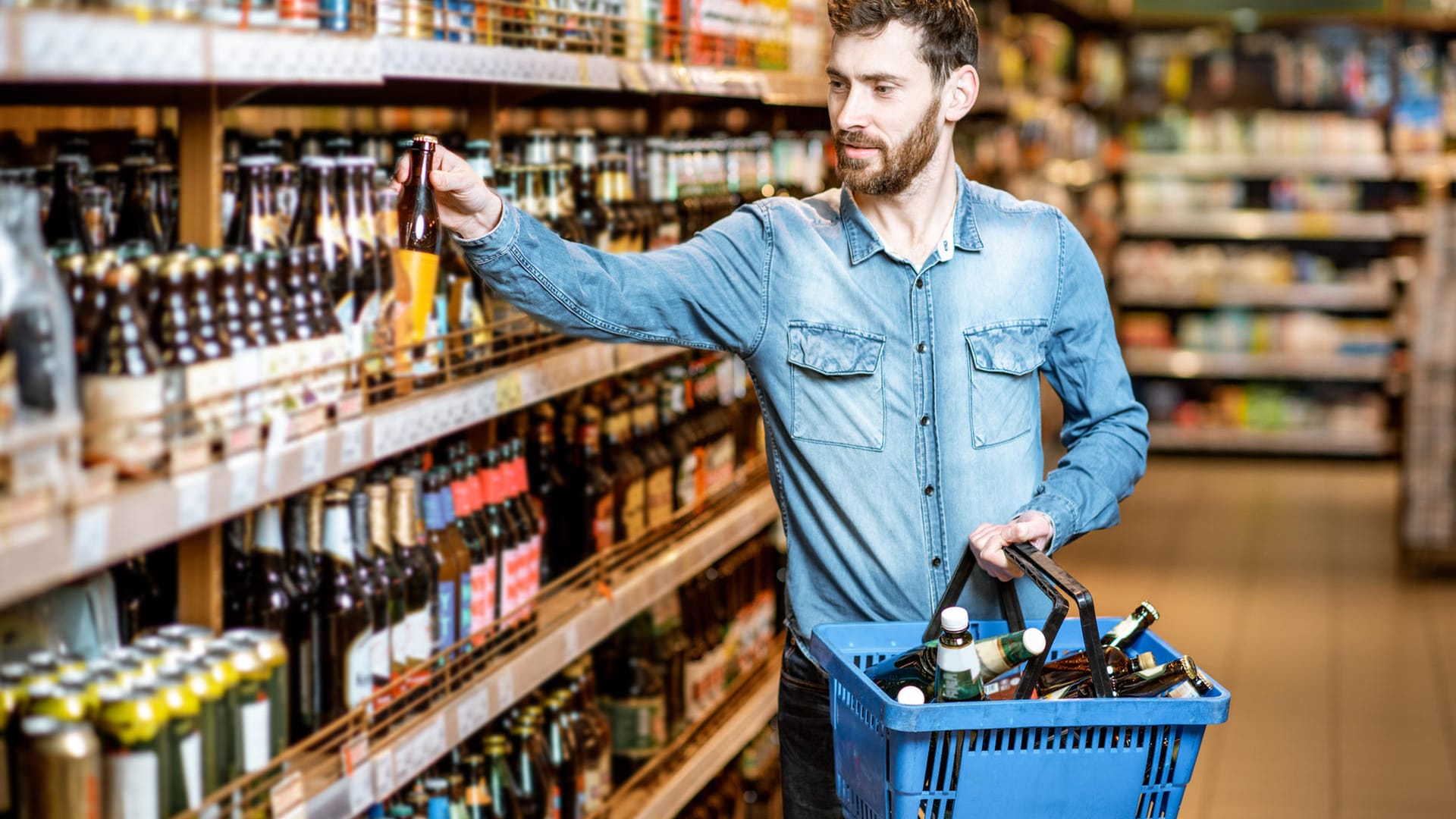 Alkohol ist ein Teil unserer Gesellschaft und in geringen Mengen ist er nicht schädlich für gesunde, erwachsene Menschen. In höheren Mengen wiederum, kann er zahlreiche gesundheitliche Schäden anrichten.