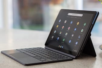 Das Lenovo IdeaPad Duet ist Tablet und Laptop in einem Gerät.