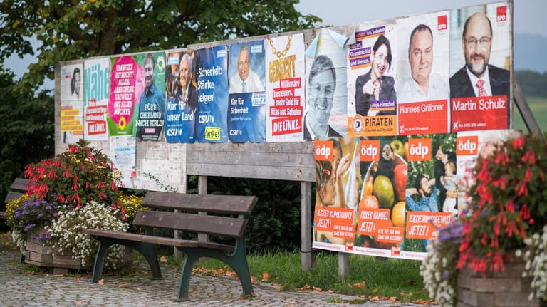 Plakate im Bundestagswahlkampf 2017: Die deutsche Parteienlandschaft ist vielfältig.