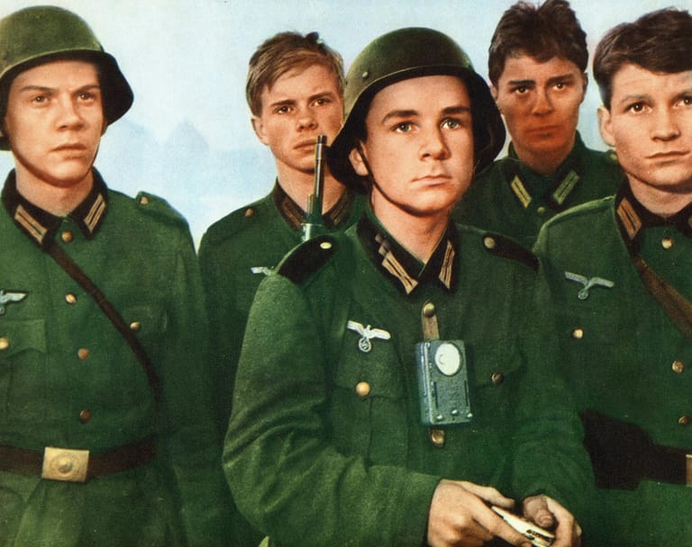 "Die Brücke", 1959: In dem Antikriegsfilm spielte der 18-jährige Fritz Wepper den 16-jährigen Albert Mutz, der im April 1945 mit seinen Freunden zur Wehrmacht einberufen wird.