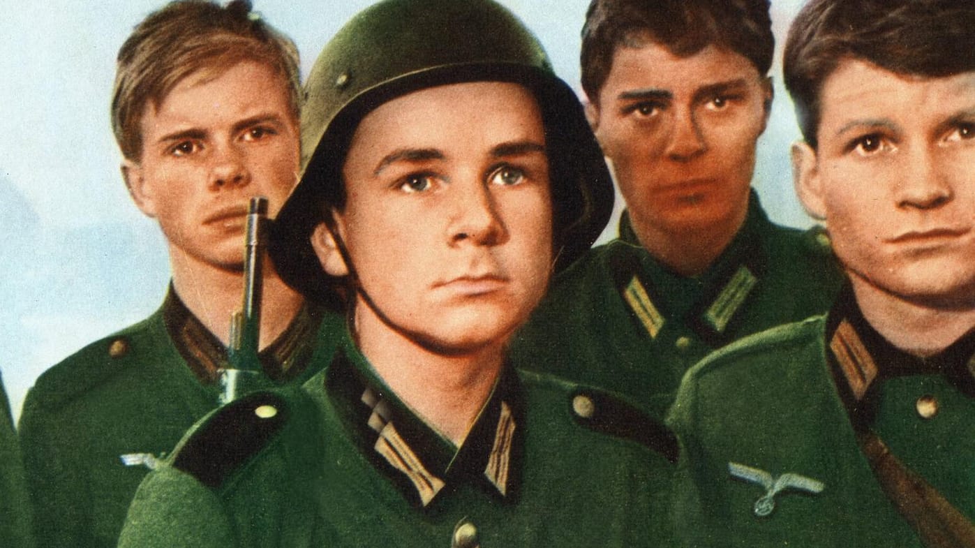 "Die Brücke", 1959: In dem Antikriegsfilm spielte der 18-jährige Fritz Wepper den 16-jährigen Albert Mutz, der im April 1945 mit seinen Freunden zur Wehrmacht einberufen wird.