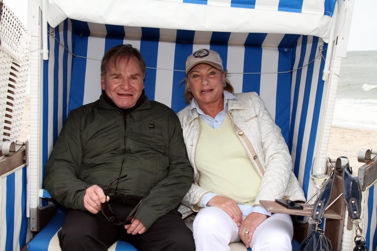 Fritz Wepper und Ehefrau Angela 2013 auf Sylt: Sechs Jahre später, am 11. Januar 2019, starb Weppers Frau im Alter von 76 Jahren.