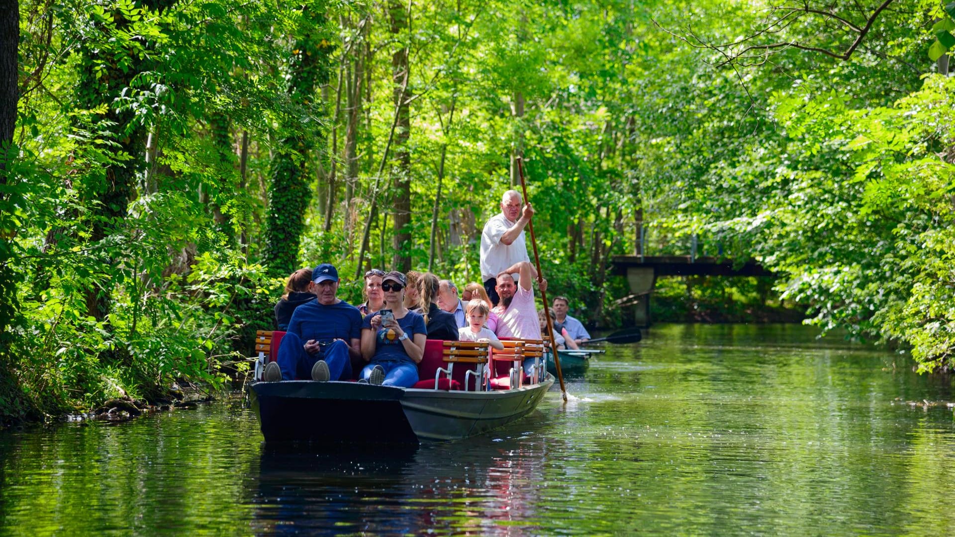 Kahnfahrt auf der Hauptspree im Spreewald: Auch in Brandenburg ist Urlaub aktuell möglich.