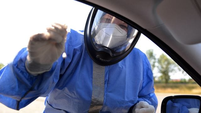Nach dpa-Informationen soll die geltende Einreiseverordnung nicht kurzfristig geändert werden. Nach dpa-Informationen soll die geltende Einreiseverordnung nicht kurzfristig geändert werden.