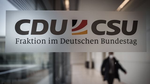 CDU und CSU legten einen Prozentpunkt zu.