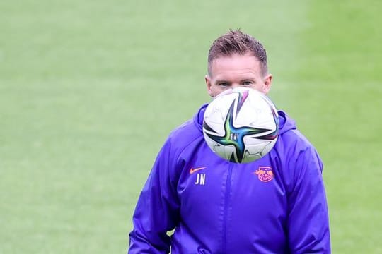 Wird viele seiner neuen Spieler nicht beim ersten Training zu Gesicht bekommen: Bayern-Coach Julian Nagelsmann.