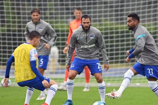 Kevin-Prince Boateng (r) kam in seine Heimatstadt zurück.
