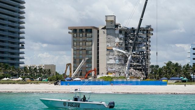 Die Ruine des Hochhauses in Surfside soll gesprengt werden.