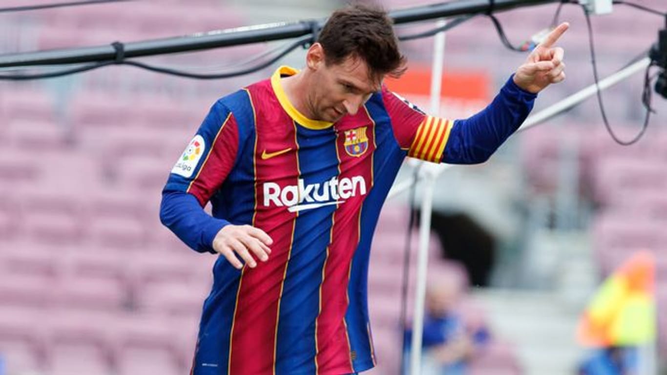 Trägt Lionel Messi weiter das Trikot vom FC Barcelona?.