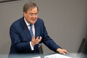 Armin Laschet, CDU-Kanzlerkandidat, CDU-Bundesvorsitzender und Ministerpräsident von Nordrhein-Westfalen, bei der Sitzung des Deutschen Bundestags.