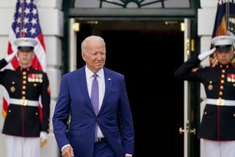Joe Biden, Präsident der USA, kommt zu einer Feier zum Unabhängigkeitstag auf dem Südrasen des Weißen Hauses.