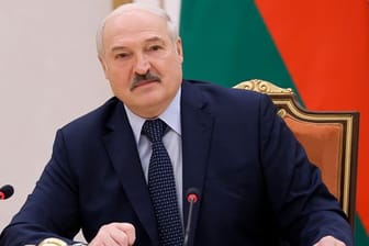 "Sollen sie doch über Finnland ihre Waren nach Russland und China liefern": Belarus' Machthaber Lukaschenko will den Warenverkehr durch sein Land unterbinden.