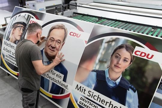"Wir sind (.