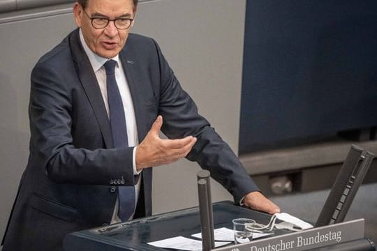 Bundesentwicklungsminister Gerd Müller mahnt Russland.