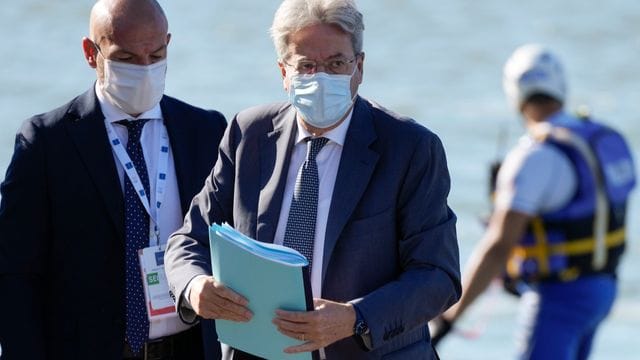 Paolo Gentiloni warnt vor einseitigen ungerechtfertigten Reisebeschränkungen durch einzelne Mitgliedstaaten. Paolo Gentiloni warnt vor einseitigen ungerechtfertigten Reisebeschränkungen durch einzelne Mitgliedstaaten.