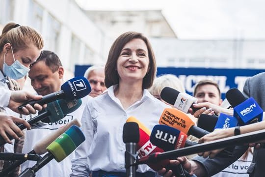 Maia Sandu hat mit ihrer Partei 53 Prozent der Stimmen bekommen.