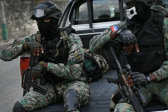 Soldaten stehen Wache in der Nähe der Residenz von Interimspräsident Claude Joseph in Port-au-Prince, Haiti, vier Tage nach der Ermordung des haitianischen Präsidenten Jovenel Moise.