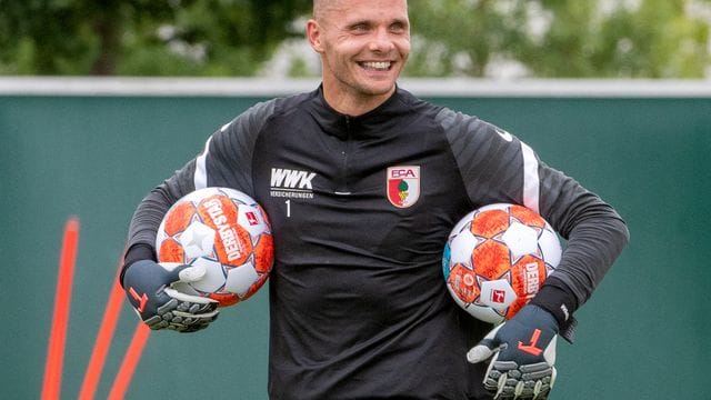 Hat seinen Vertrag beim FC Augsburg verlängert: Rafal Gikiewicz.