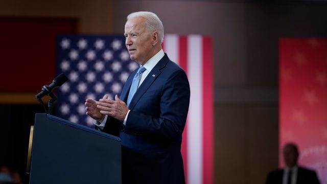 Biden will sich für eine bislang von den Republikanern blockierte Reform des Wahlrechts einsetzen. Biden will sich für eine bislang von den Republikanern blockierte Reform des Wahlrechts einsetzen.
