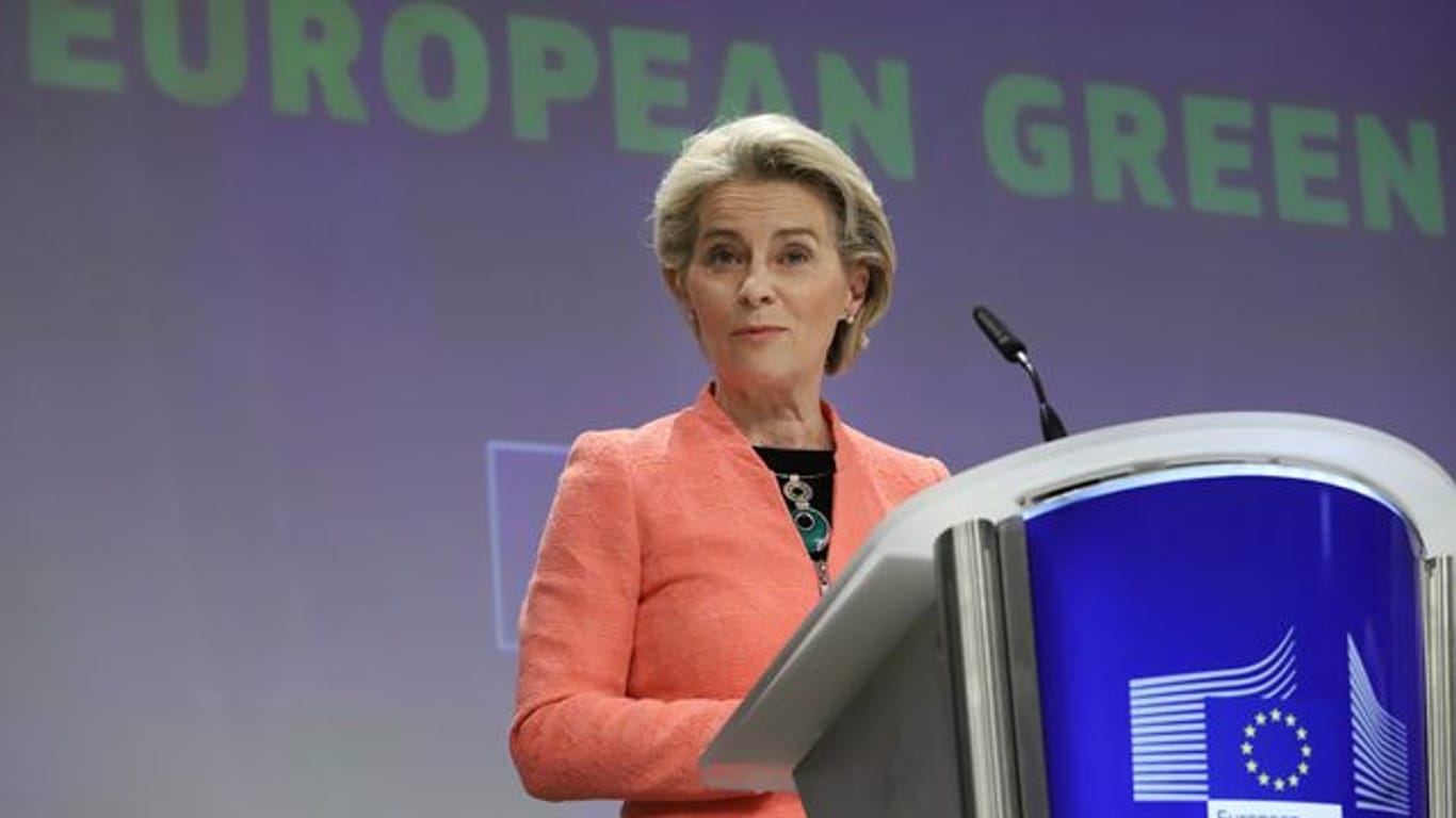 Ursula von der Leyen, Präsidentin der Europäischen Kommission, spricht bei einer Pressekonferenz im EU-Hauptquartier.