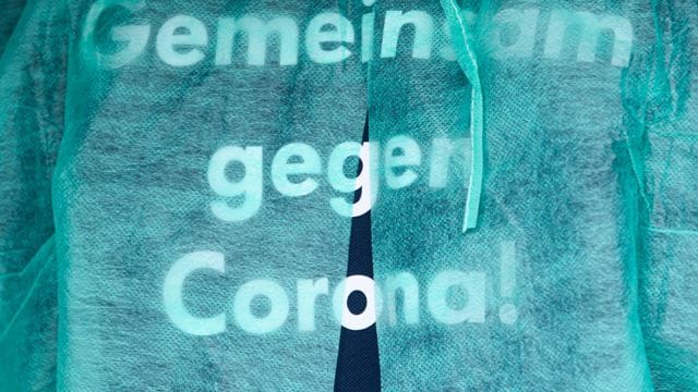 In Deutschland sind erst etwa 43 Prozent der Gesamtbevölkerung vollständig geimpft. In Deutschland sind erst etwa 43 Prozent der Gesamtbevölkerung vollständig geimpft.
