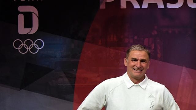 Hat mit den Olympia-Fußball-Team das Trainingslager in Japan bezogen: Trainer Stefan Kuntz. Hat mit den Olympia-Fußball-Team das Trainingslager in Japan bezogen: Trainer Stefan Kuntz.