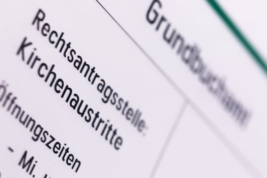 In der Corona-Krise sind weniger Menschen aus den Kirchen ausgetreten.