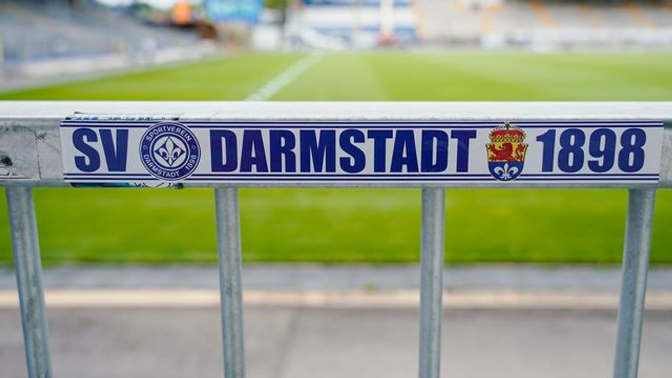 Der SV Darmstadt 98 darf die ersten beiden Heimspiele zunächst vor 4786 Zuschauern austragen.