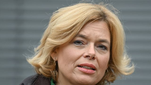 Bundeslandwirtschaftsministerin Julia Klöckner (CDU) hat schnelle Hilfe des Bundes für Hochwasser-Geschädigte angekündigt. Bundeslandwirtschaftsministerin Julia Klöckner (CDU) hat schnelle Hilfe des Bundes für Hochwasser-Geschädigte angekündigt.