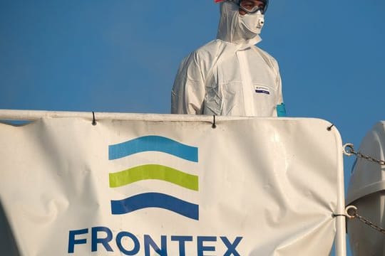 An der Europäischen Agentur für die Grenz- und Küstenwache (Frontex) wächst die Kritik.
